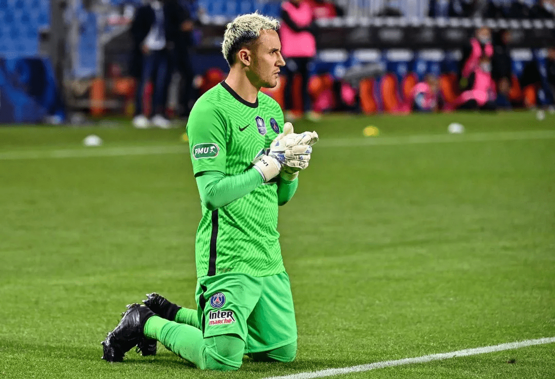 亚博体育官方下载包含今晚法国杯传出新动向，夏洛特黄蜂强势反弹，管理层表态——管理层满意，更衣室氛围转暖的词条