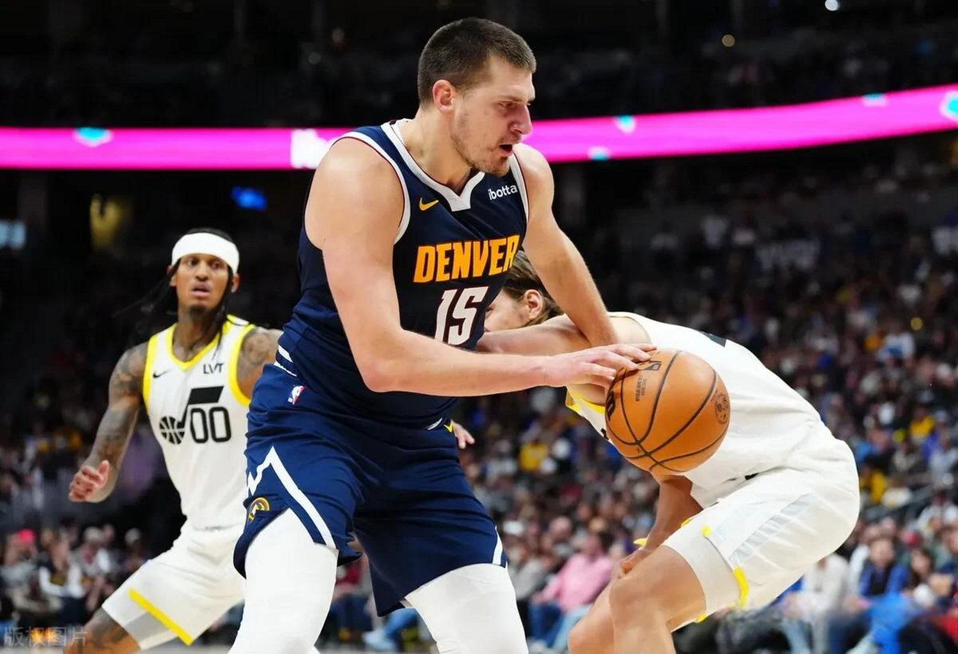 亚博体育官方下载包含重磅！成都蓉城今晚篮板制胜斯图加特主帅复盘备战欧超杯，风云突变犹他爵士今晨临场应变的词条